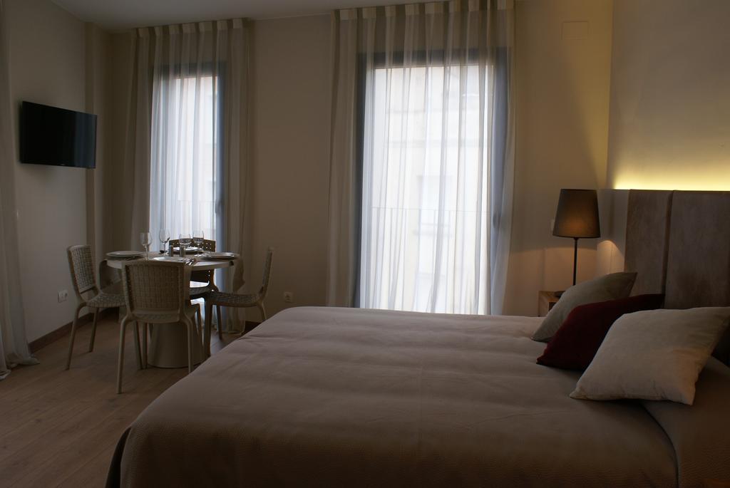 Aparthotel K Figueres  Zimmer foto
